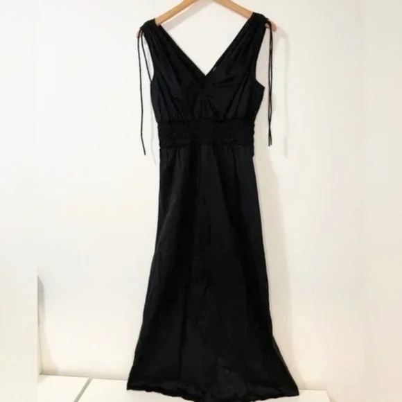 Old Navy Black Smocked Sleeveless Flare Maxi Dress - Size Small - Picture 3 of 8